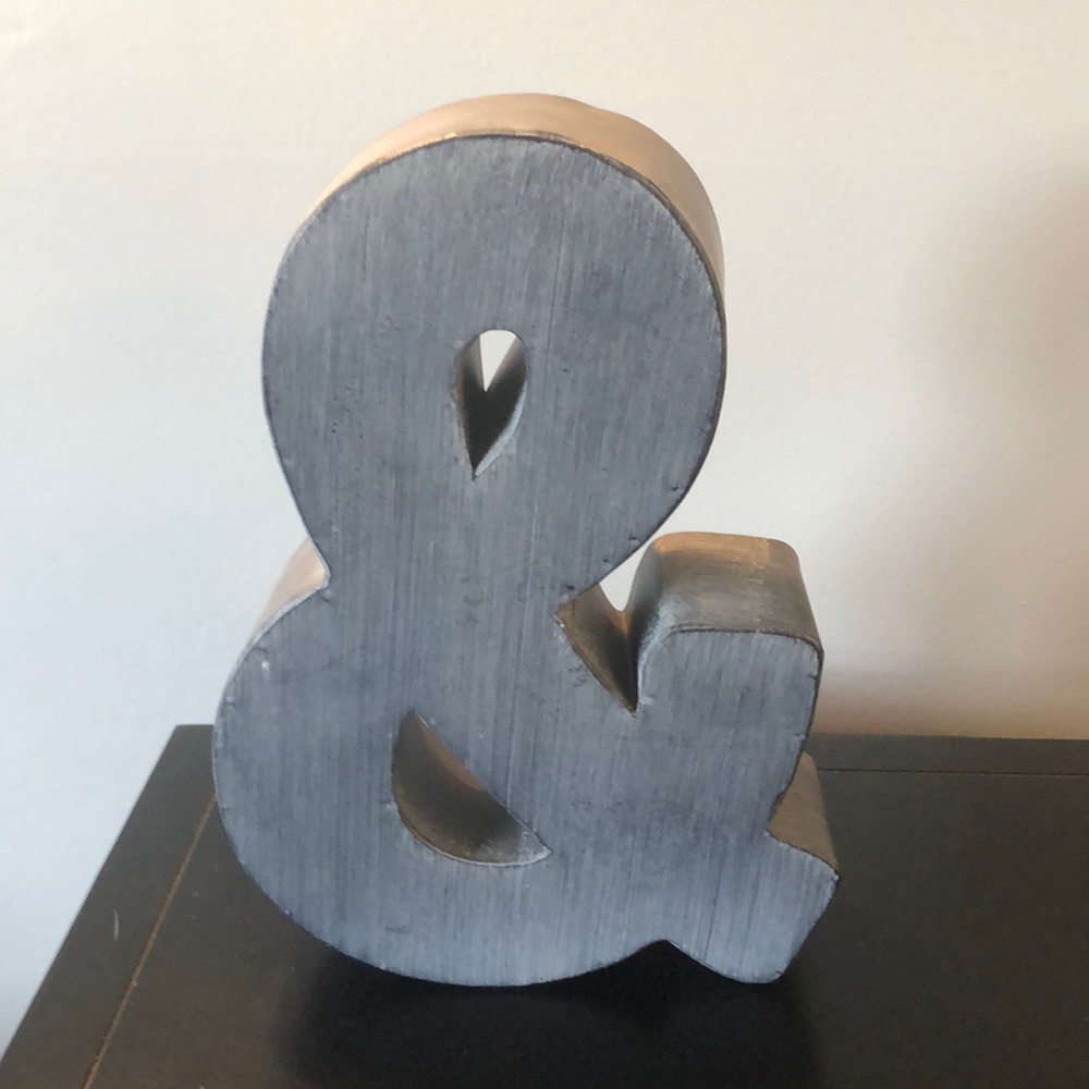 Ampersand (&) metal sign